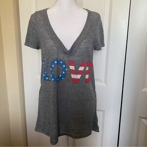 Chaser Gray V-Neck Love Graphic Tee Size Small